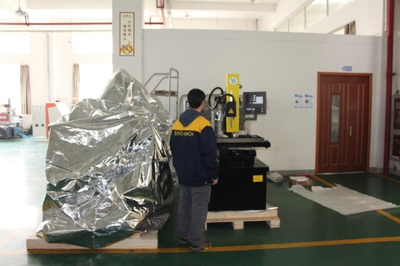 Sinker CNC EDM450h con función de superficie de espejo