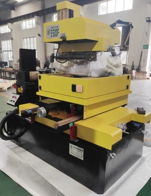 Máquina de corte de alambre de molibdeno de mediana gama para corte de precisión