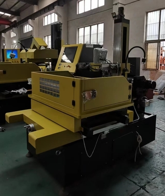 Máquina EDM de corte de alambre CNC S500 con riel de guía lineal