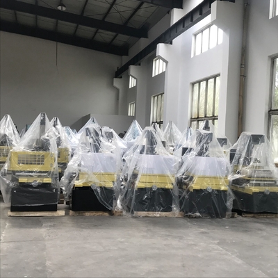 Máquina de fresado vertical automática Vmc650 CNC con sistema de control Fanuc