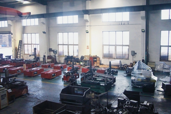 Centro de mecanizado vertical CNC de alta precisión Vmc855 con control de bucle semicerrado