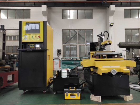 Tela de corte por erosión por chispa CNC EDM Dk7735 para corte de alta precisión