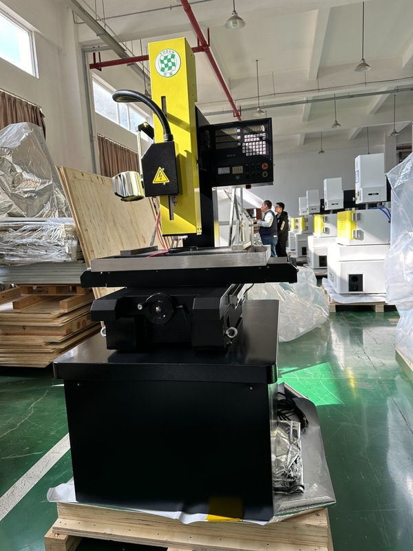 Znc Metal Perforación de agujeros pequeños EDM 703A Uso del proceso Herramientas de máquina CNC para perforación de metales