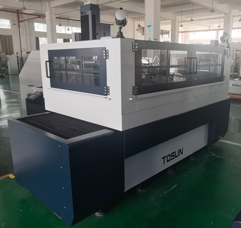 Máquina EDM de corte de alambre CNC de gran recorrido con gran conexión Dk77120 para corte de metales de precisión